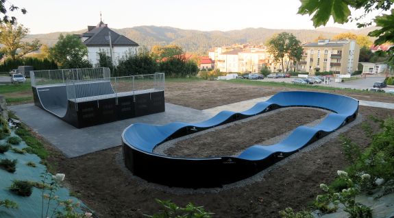 Mini rampa e pumptrack modulare a Sanok 