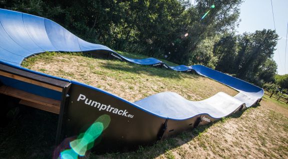 Pumptrack composito adattato per ogni utente