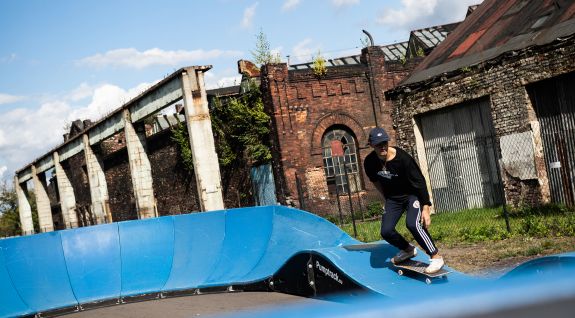 Pista ciclabile Pumptrack composta da moduli