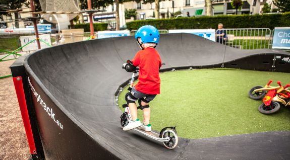 Parco giochi per biciclette o pumptrack