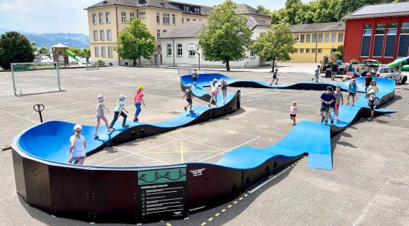 Parco giochi per biciclette o pumptrack in materiale composito