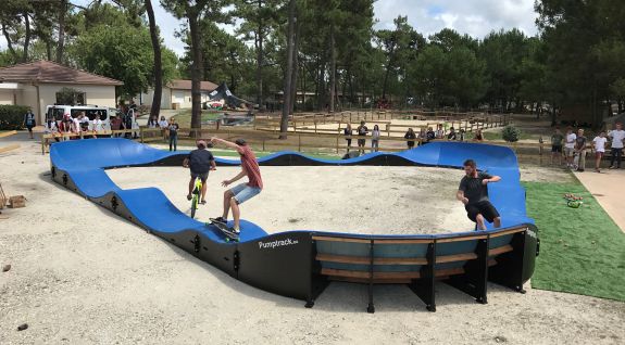 A mobile bike track created from modules in Montalivet in France