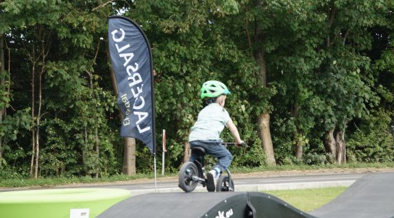 Pista ciclabile Pumptrack composta da moduli (DK)